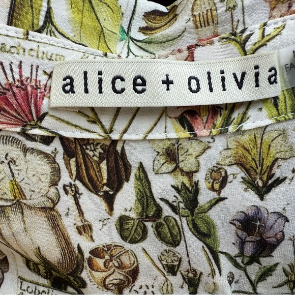 Alice + Olivia Women’s Joy Illustrated Silk Blouse Size L - Picture 8 of 10